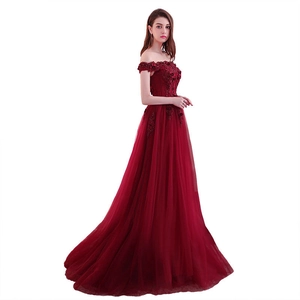 Robe de soirée bordeaux à épaules dénudées avec dentelle florale 3D et tulle