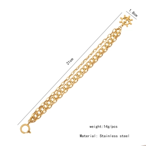 Détails du bracelet multicouche en acier inoxydable doré avec pendentifs ancre et gouvernail