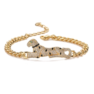 Gold-plated Cuban chain bracelet featuring a leopard head encrusted with zircons