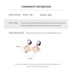 Size specifications and weight details for geometric contrast metal earrings