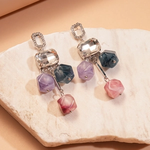 Boucles d'oreilles géométriques avec cristal et gouttes en résine aspect marbre