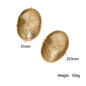 Vue détaillée des boucles d'oreilles ovales dorées avec mesures précises de 31mm