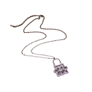 Squisita collana con ciondolo a fiore in pietre preziose viola e zirconi su catena d'argento