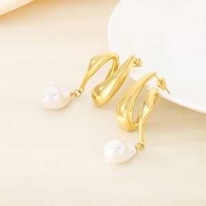 French style gold irregular stainless steel earrings with elegant pearl tassel charms