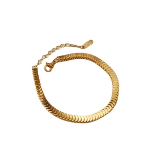 Polished 18KGP gold scale chain bracelet with lobster clasp and adjustable extension link