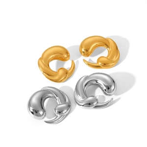 Irregular chunky hoop earrings in 18K gold and silver polished stainless steel design
