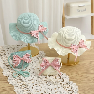 Ensemble chapeau de paille et sac bandoulière enfant avec nœuds roses en menthe et crème