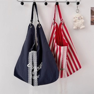 Sac fourre-tout en toile à rayures avec bordure en dentelle et texte créatif