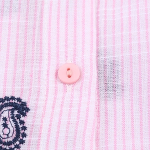 Chemisier à rayures roses et blanches en coton et lin avec broderie paisley et bouton rose
