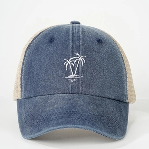 Casquette trucker en denim délavé bleu marine avec broderie palmier et filet