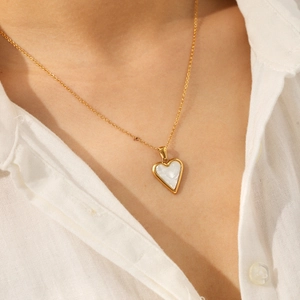 Heart Pendant Necklace With Mother Of Artificial Pearl Inlay Stainless Steel Elegant Minimalist Jewelry For Women