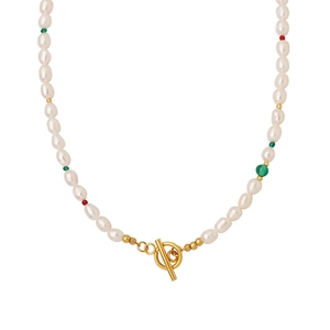 Collier de perles baroques avec perles rouges et vertes et fermoir OT doré élégant