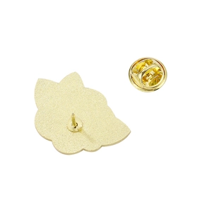 Golden flower series alloy brooch with butterfly clasp on clean white background