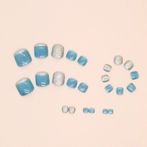 Faux ongles pieds œil de chat français en bleu Morandi et paillettes argentées