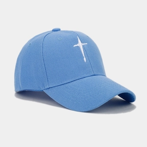 Vue détaillée de la casquette de baseball bleue en coton avec broderie étoile blanche