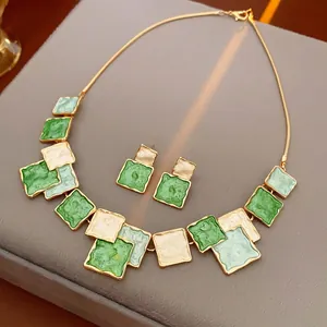 Bijoux Géométriques Carrés Irréguliers Alliage Émail Collier Et Boucles D'oreilles Élégant Mode Femmes