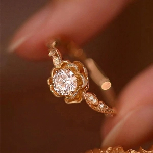 Elegant rose gold ring with rose flower design and sparkling zircon stone for women