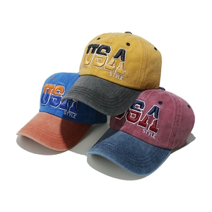 Set di tre berretti da baseball vintage con ricamo USA STYLE in colori differenti.