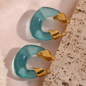 Chic retro green acrylic and gold stainless steel U-shaped hoop earrings for women