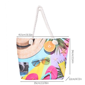 Dimensions détaillées du sac de plage imprimé avec anses en corde et motifs tropicaux
