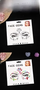 Détail des strass de visage argentés et colorés avec leur emballage de présentation