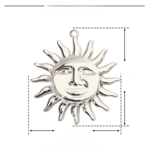 Detailed size chart for the 40mm stainless steel sun face pendant showing dimensions