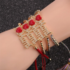 Bracelet MAMA doré ajustable avec cœur rouge et pierres de zircone cubique brillantes