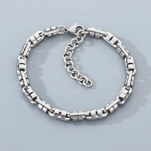 Detailed macro view of the silver Byzantine king chain bracelet with lobster clasp
