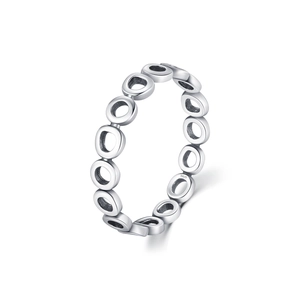 Minimalist S925 sterling silver geometric interconnected rings with a polished finish