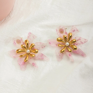 Elegante Süße Blumen Ohrringe Mit Edelstahl Stift 18K Vergoldet Acryl Blütenblatt Kunstperle Stecker Für Damen Party Schmuck