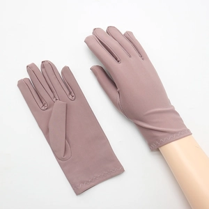 Dusty pink spandex five-finger gloves with wavy stitched edges for sun protection