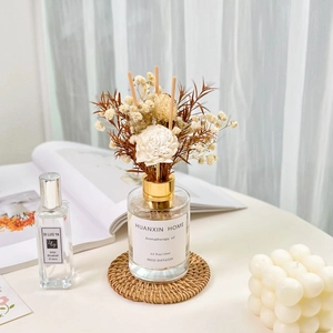 Wild Bluebell reed diffuser set with 120ml glass bottle, dried flowers and refill oil