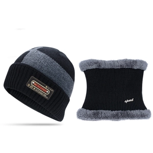 Detailed view of the thick fleece lining in the knitted winter hat and neck gaiter set