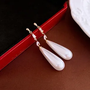 Orecchini vintage placcati in oro con zirconi marquise e perle a goccia in stile francese