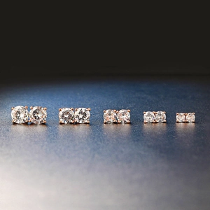 Classic gold-plated four-prong round zircon earrings in five different size gradients