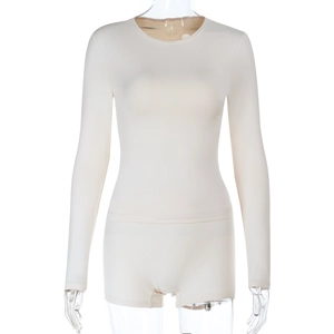 Ensemble haut moulant à manches longues et short taille haute beige crème en maille extensible