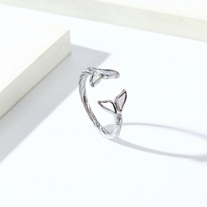 Elegant fishtail shell ring in polished titanium steel with white mother of pearl inlay