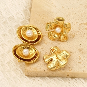 Flower Oval Stud Earrings 18K Gold Plated 304 Stainless Steel Imitation Artificial Pearl Retro Waterproof Hypoallergenic Women