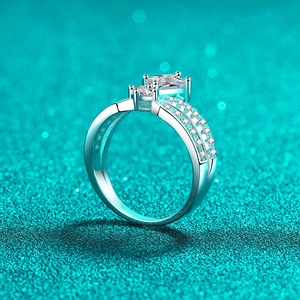 Sparkling S925 sterling silver princess crown ring with dual square moissanite stones