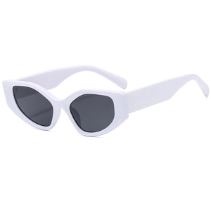 Retro cat eye sunglasses with white frames and black lenses for women fashion