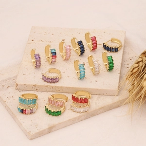Copper Huggie Earrings With Colorful Baguette Zircon Gold Plated INS Style Hoop Jewelry For Women Fashion Ear Accessories