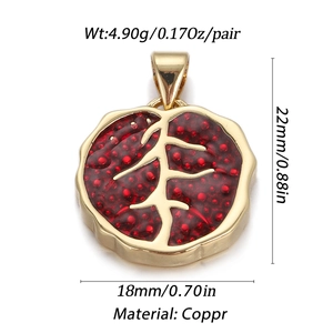 Vue détaillée du pendentif grenade plaqué or 18K avec dimensions et poids