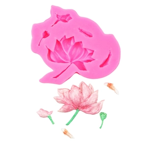 Moule détaillé en silicone rose pour fleurs de lotus, feuilles et gousses en fondant