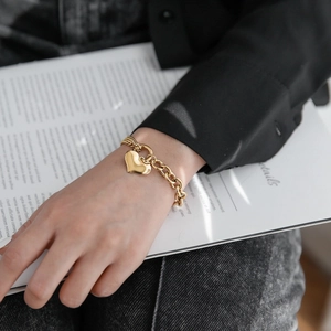Vintage Herzanhänger Goldkette Armband für Damen im modischen Streetwear-Look