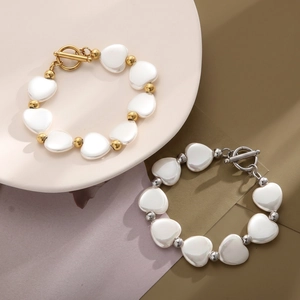 Bracelet Künstliche Perles De Nacre En Forme De Cœur Acier Inoxydable Fermoir À Bascule Bijoux Mode Élégants Femmes Filles
