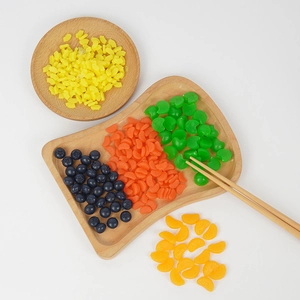 Miniaturas de frutas de resina con bayas y rodajas de naranja para proyectos de DIY
