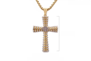 Detail of 18K gold plated hip hop cross pendant with dimensions 62x41mm and square pearls