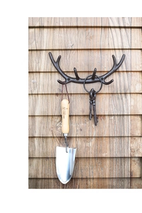 Rustikaler Wandhaken aus Gusseisen in Geweihform für Schlüssel und Gartenzubehör