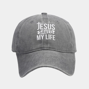 Vista frontale del cappello baseball grigio con stampa Jesus Saved My Life