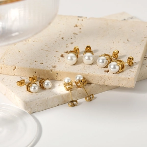 Artificial Pearl Stud Earrings 18K Gold Plated Stainless Steel For Women Minimalist Waterproof Hypoallergenic Elegant Jewelry